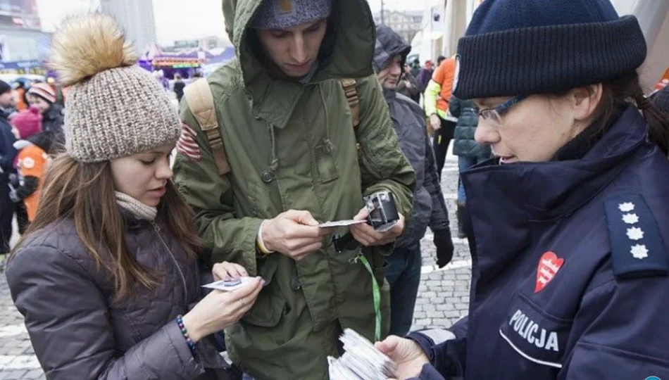 Funkcjonariusze zadbają o bezpieczeństwo wolontariuszy - zdjęcie 1