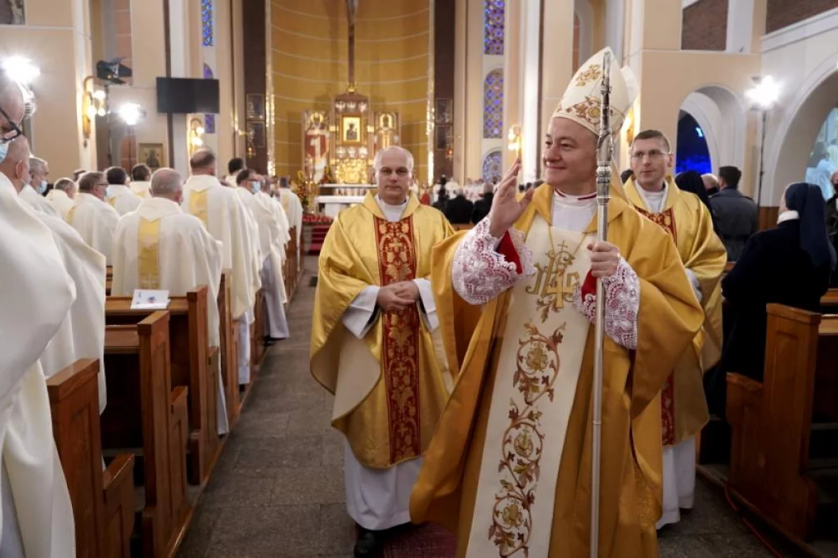 Diecezja ma nowego biskupa pomocniczego. Ks. Artur Ważny przyjął sakrę biskupią