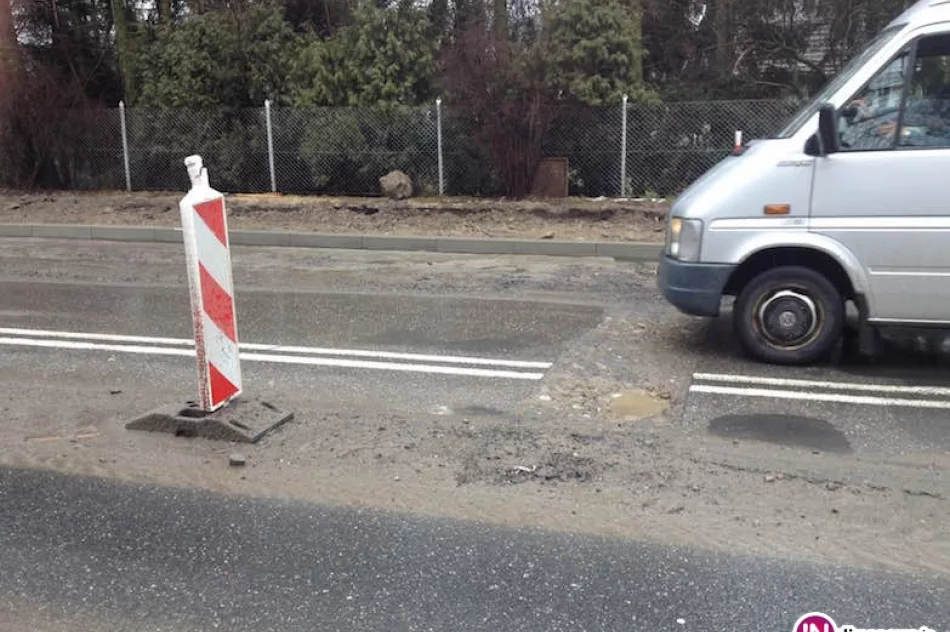 Głębokie przełomy w jezdni - kolejne utrudnienia na DK 28 - zdjęcie 4