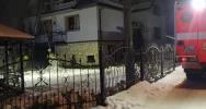 Zapaliło się poddasze w budynku mieszkalnym - zdjęcie 2