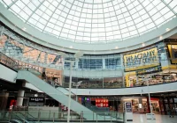 Sklepy w galeriach handlowych otwarte, nie ma godzin dla seniorów - zdjęcie główne