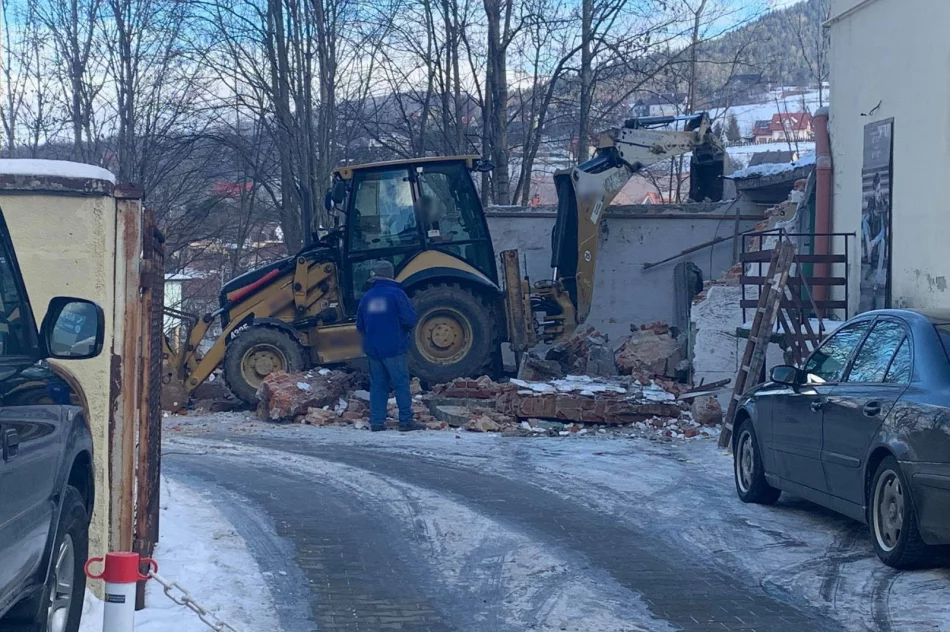 Rozpoczęły się prace przy Pałacyku pod Pszczółką - dawnej siedzibie UB - zdjęcie 4