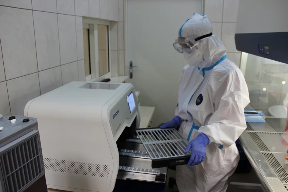 Badania w kierunku SARS-CoV-2 na nowym sprzęcie w limanowskim szpitalu - zdjęcie 4