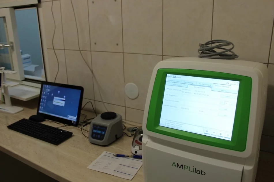 Badania w kierunku SARS-CoV-2 na nowym sprzęcie w limanowskim szpitalu - zdjęcie 8