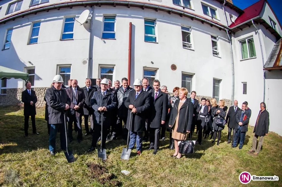 Wbicie łopat rozpoczęciem 'historycznej' inwestycji - zdjęcie 2