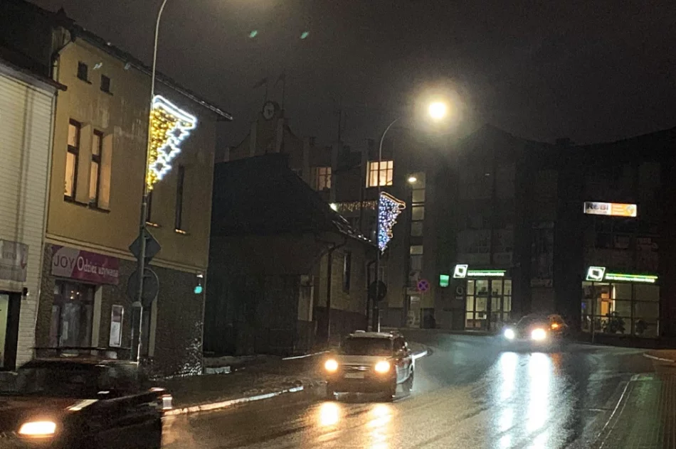 Miasto oszczędza na oświetleniu, ale nie tym świątecznym - zdjęcie 2