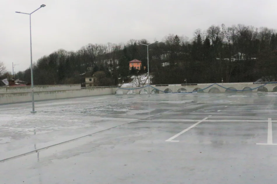 Dobiega końca budowa parkingu przy ul. Ks. Łazarskiego - zdjęcie 3