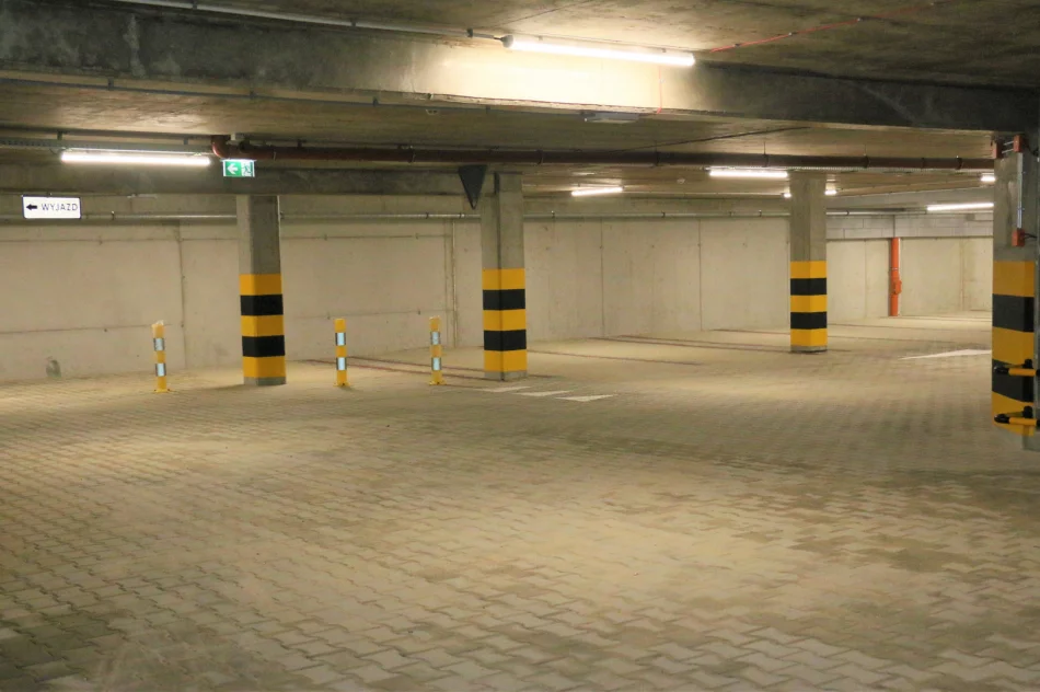 Dobiega końca budowa parkingu przy ul. Ks. Łazarskiego - zdjęcie 5