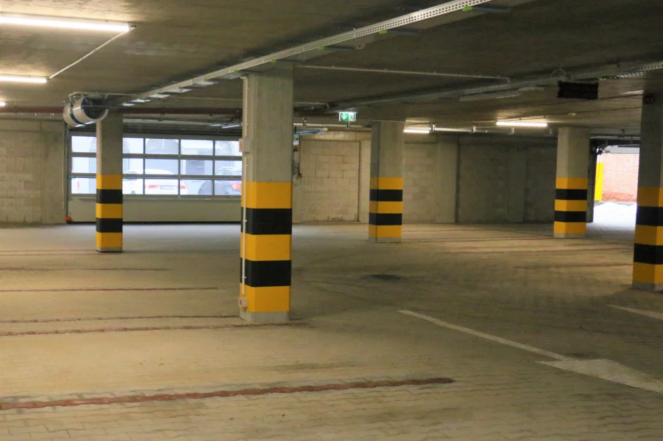 Dobiega końca budowa parkingu przy ul. Ks. Łazarskiego - zdjęcie 6