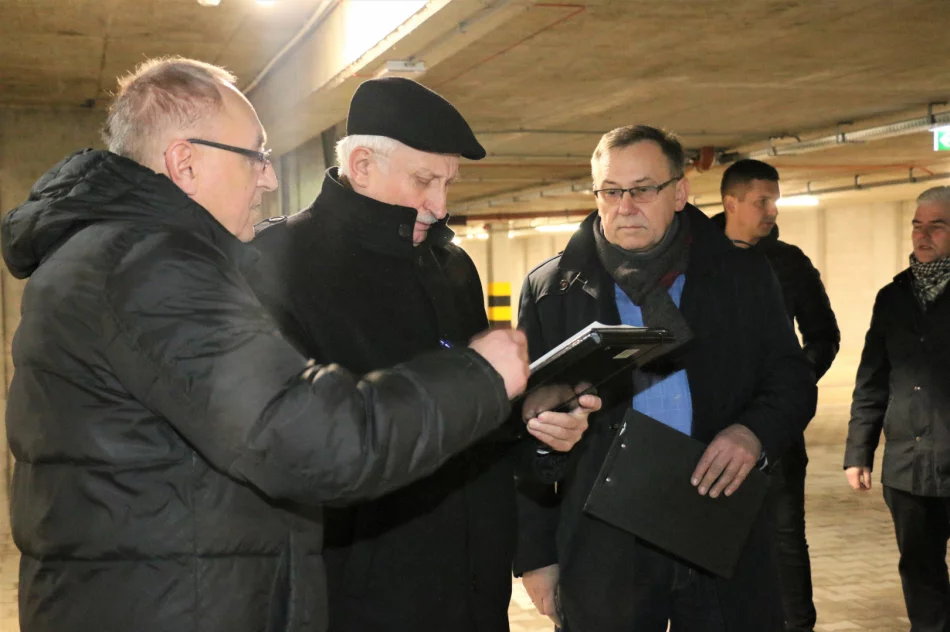 Dobiega końca budowa parkingu przy ul. Ks. Łazarskiego - zdjęcie 15