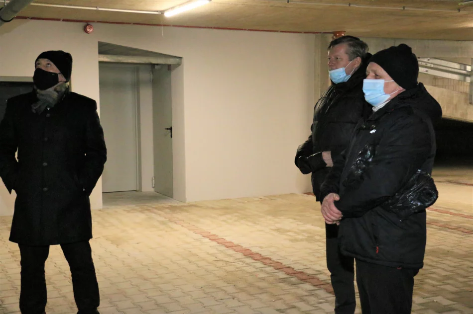 Dobiega końca budowa parkingu przy ul. Ks. Łazarskiego - zdjęcie 16