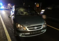 Nietrzeźwy 37-latek potrącony przez samochód. Mężczyzna zabrany do szpitala - zdjęcie główne