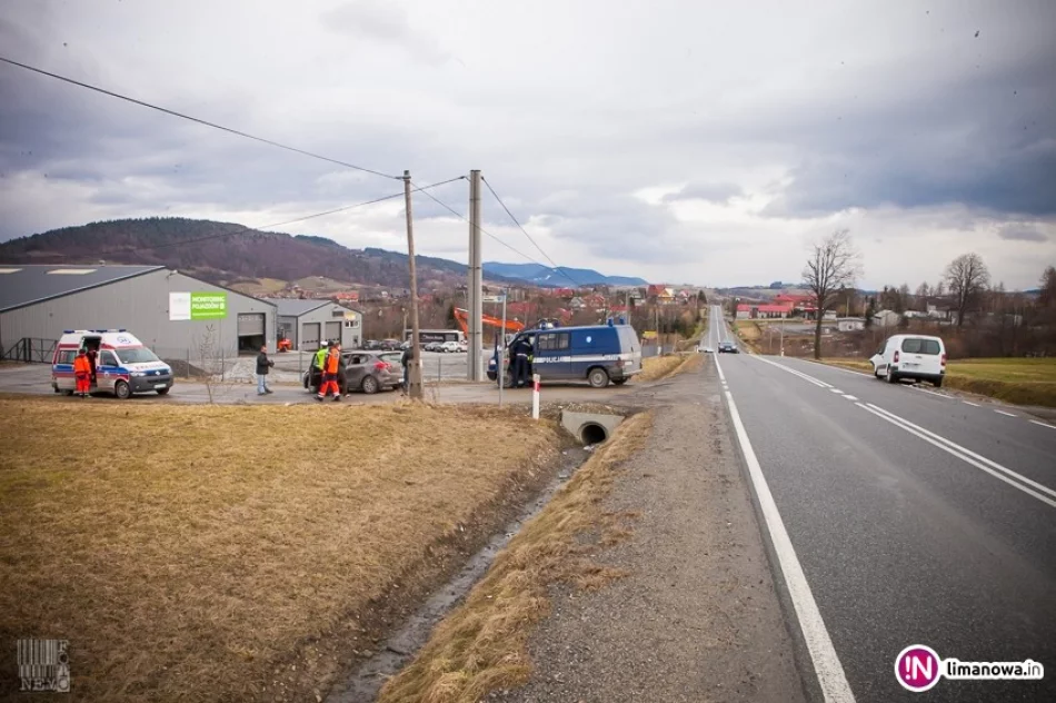 Wypadek radiowozu, trzech policjantów poszkodowanych - zdjęcie 3