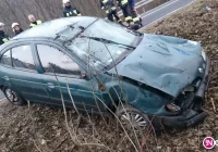 Wypadł z drogi i dachował - zdjęcie główne