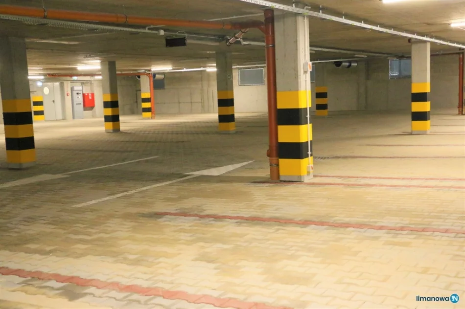 Za godzinę parkowania 3 zł, za wejście do toalety... 2 zł - zdjęcie 2