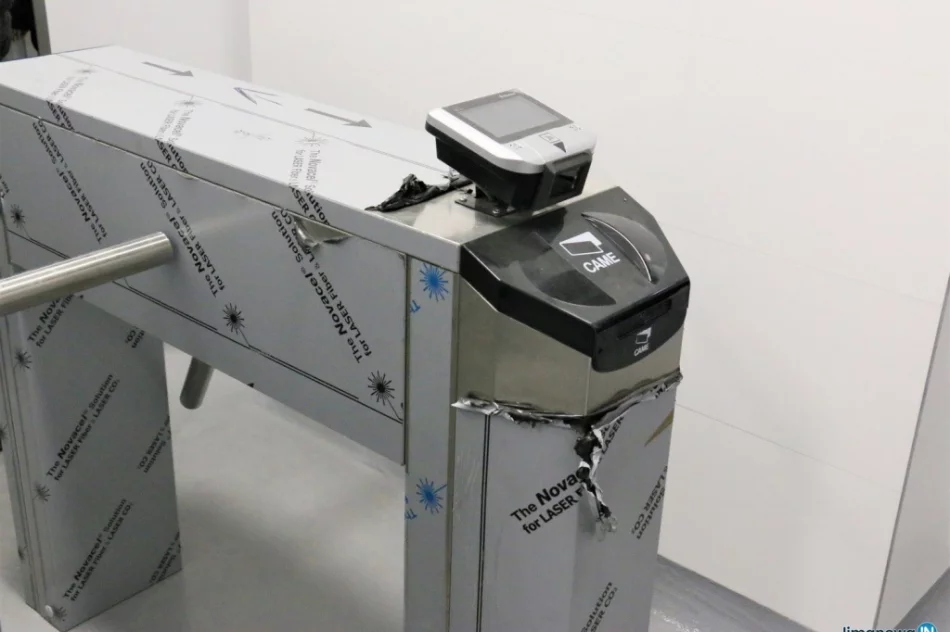 Za godzinę parkowania 3 zł, za wejście do toalety... 2 zł - zdjęcie 5