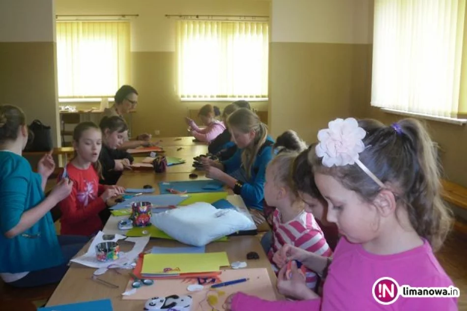 Ferie bez nudy w bibliotekach - warsztaty i teatrzyk - zdjęcie 4