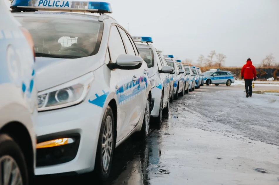 Policjanci doskonalili technikę jazdy radiowozem - zdjęcie 4