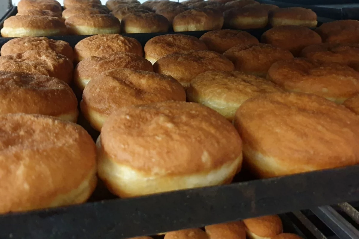 Tak produkują pączki na tłusty czwartek