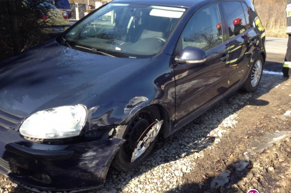 Zderzenie samochodów, na szczęście bez rannych - zdjęcie 3