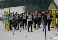 Piknik zimowy - wszystkie pary nart poszły w ruch - zdjęcie główne