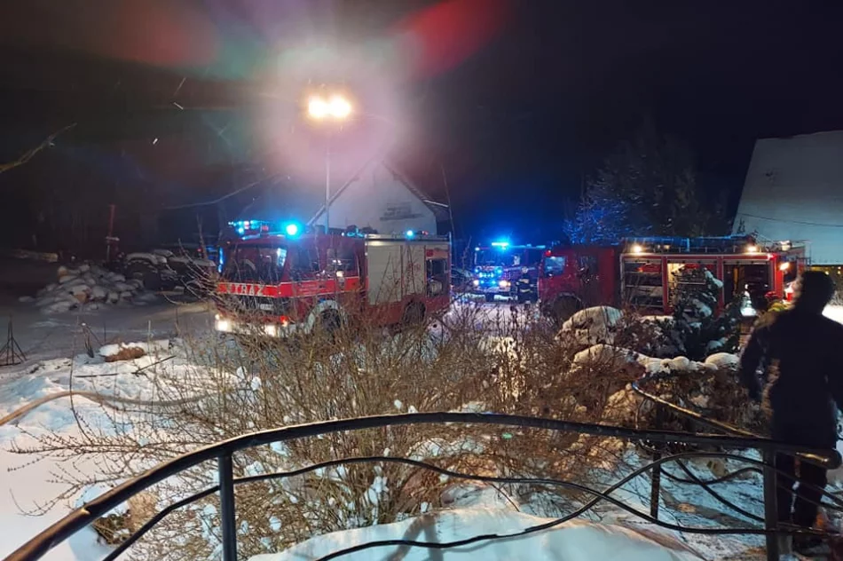 Zapaliło się poddasze domku letniskowego - zdjęcie 3