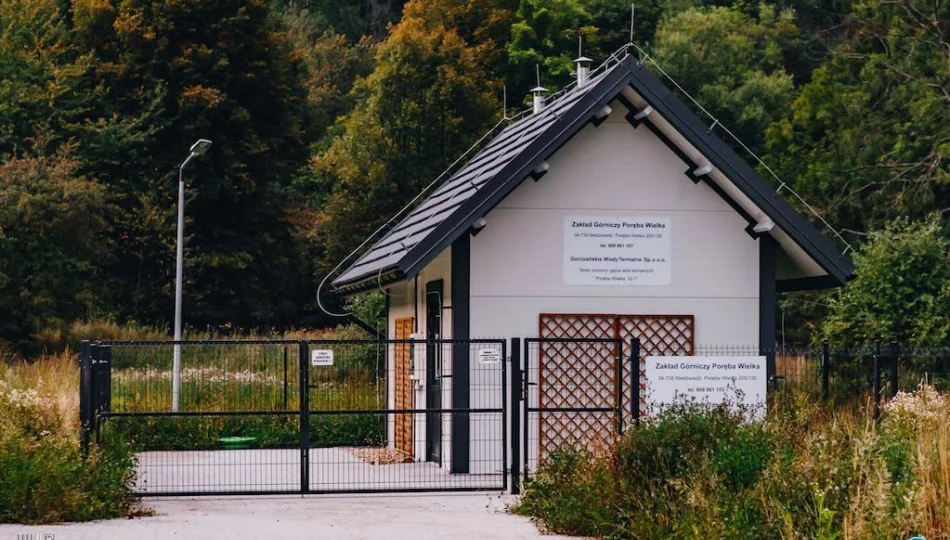 "Orkiestra gra, reszta się topi. Ta inwestycja to taki zagórzański Titanic" - zdjęcie 1