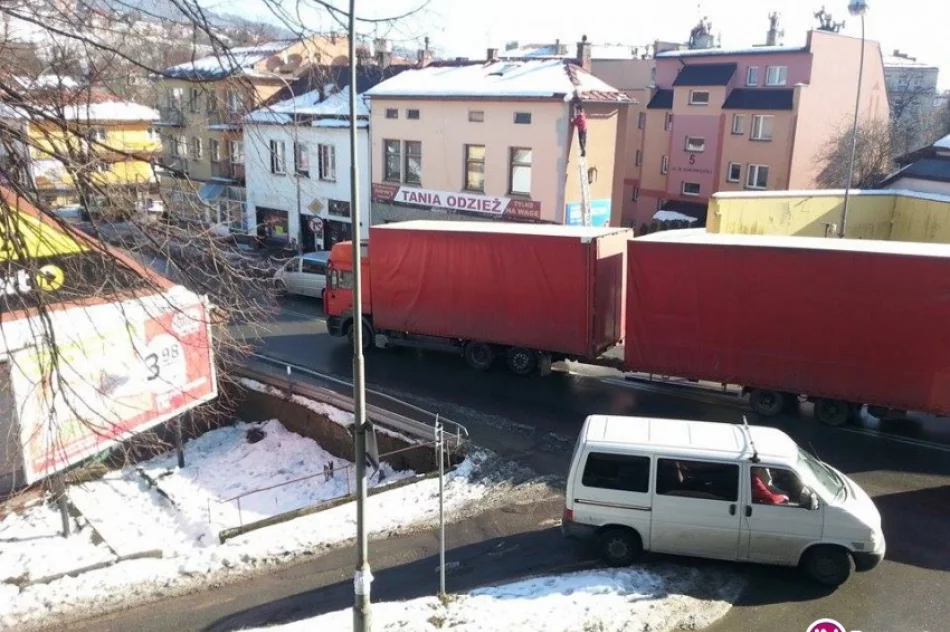 Montaż reklamy i bezmyślne parkowanie - zdjęcie 3