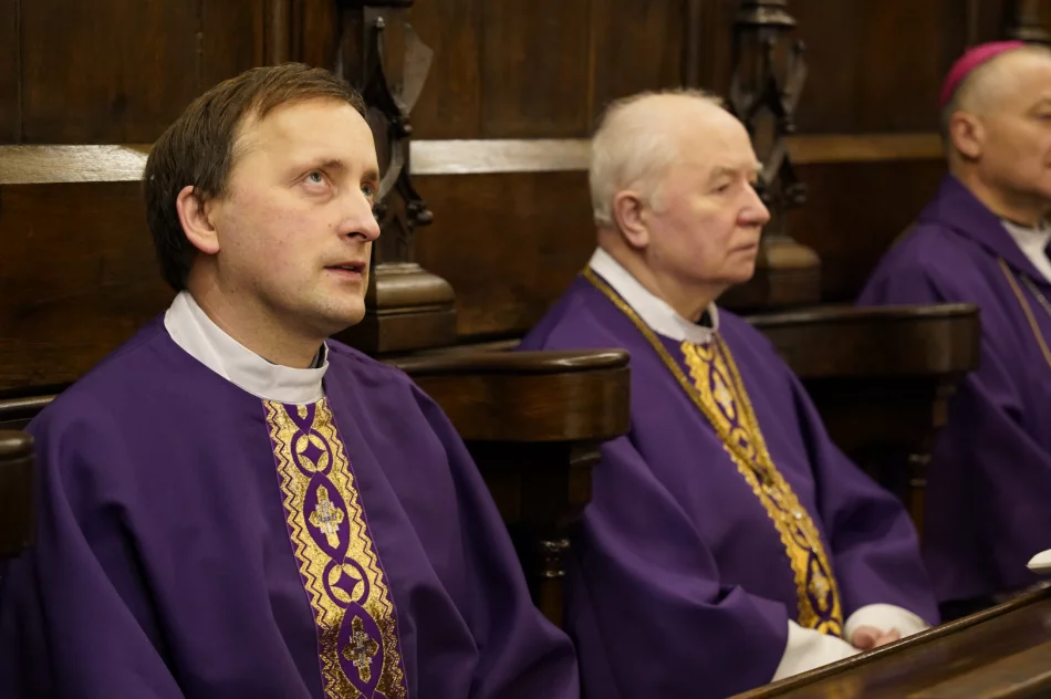 "Bóg i szczęście bez końca tylko dla pobożnych" - Środa Popielcowa w katedrze - zdjęcie 12