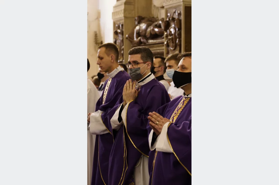 "Bóg i szczęście bez końca tylko dla pobożnych" - Środa Popielcowa w katedrze - zdjęcie 17