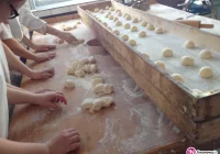 Kilka tysięcy pączków i faworki na tłusty czwartek - zdjęcie główne