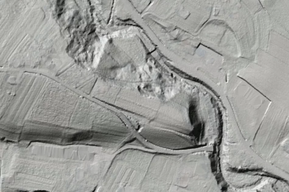 Starożytny gród w Męcinie? – mity i badania - zdjęcie 3