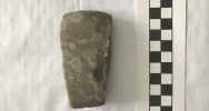 Wyjątkowy artefakt z neolitu znaleziony przez rolnika przeleżał w szufladzie kilka lat - zdjęcie 2
