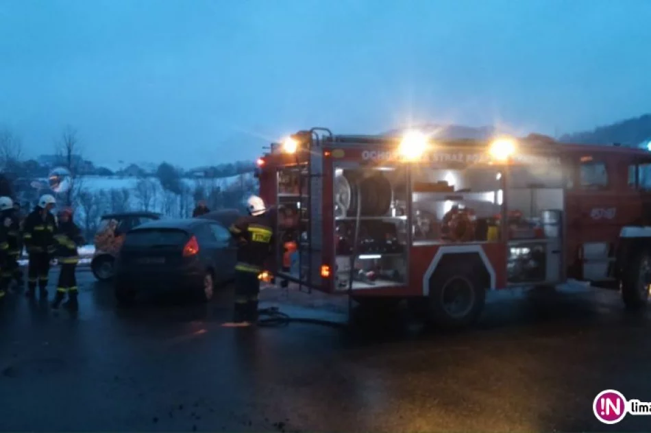 Kolizja na skrzyżowaniu, jedna osoba trafiła do szpitala - zdjęcie 2