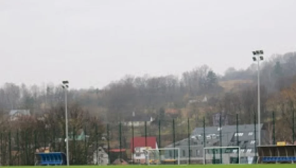 Limanovia lepsza niż Karpaty. Paweł Pławecki ze zwycięskim golem. - zdjęcie 1