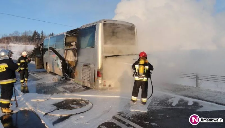 Pożar autobusu i utrudnienia na 'krajówce' - zdjęcie 1