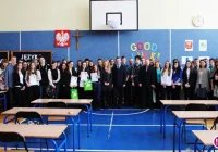 Zwycięzcy powiatowego konkursu z języka angielskiego - zdjęcie główne