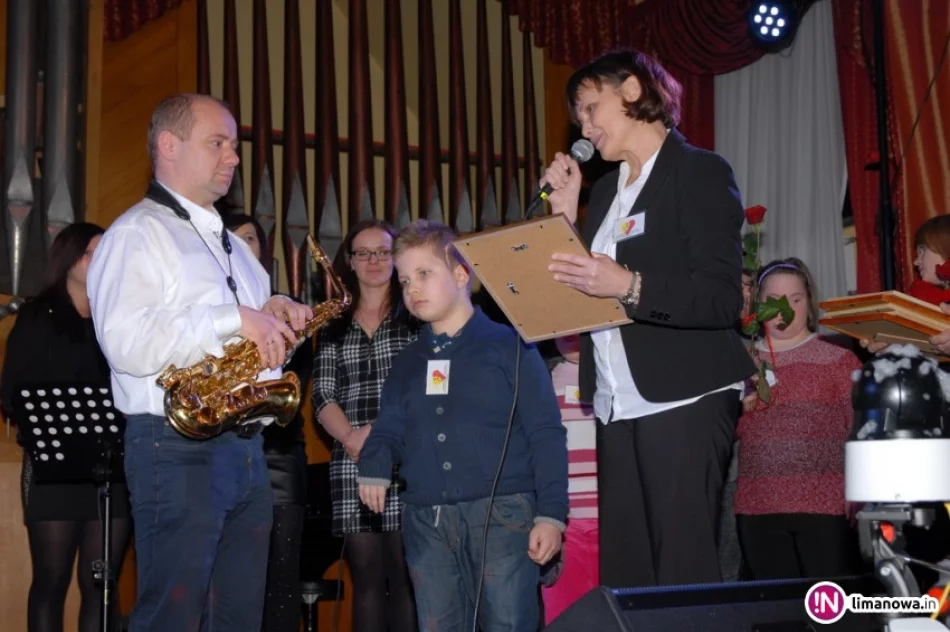 Wyjątkowy koncert - wzuszenie i radość dla podopiecznych stowarzyszenia - zdjęcie 2