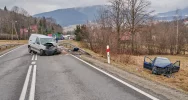 Czołowe zderzenie na "krajówce" - ranne trzy osoby, wezwano LPR - zdjęcie 4