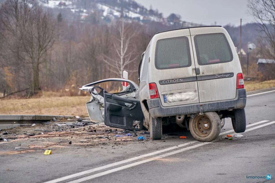 Dwie osoby ranne w wypadku pozostały w szpitalu - zdjęcie 2