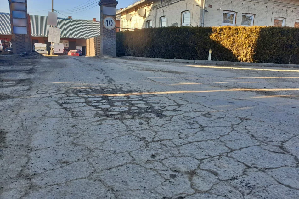 Ulica miejska tylko z nazwy. Dofinansowania jeszcze nie ma, ale miasto planuje przetarg - zdjęcie 3