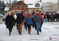 Maturzyści zatańczą poloneza na rynku - zdjęcie główne