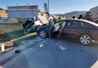 Zderzenie czterech pojazdów, dwie osoby trafiły do szpitala - zdjęcie główne