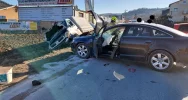 Zderzenie czterech pojazdów, dwie osoby trafiły do szpitala - zdjęcie 3