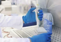 Konferencja wojewody. Ponad 15 000 zakażeń w Polsce. Będzie ograniczenie teleporad - zdjęcie główne