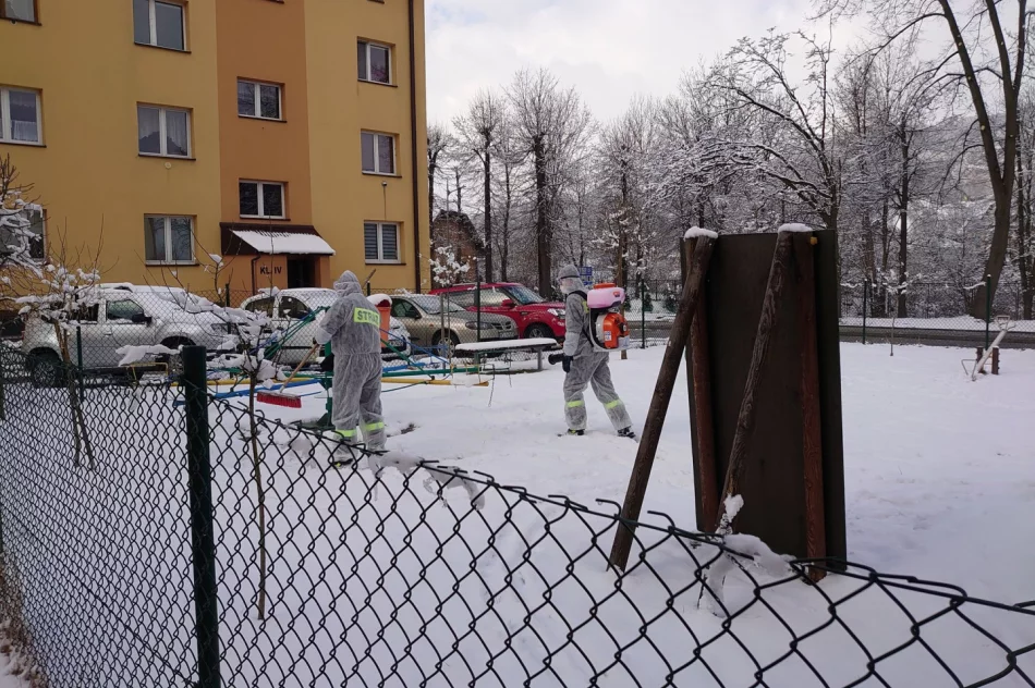 Druhowie dezynfekują miejsca publiczne - zdjęcie 3