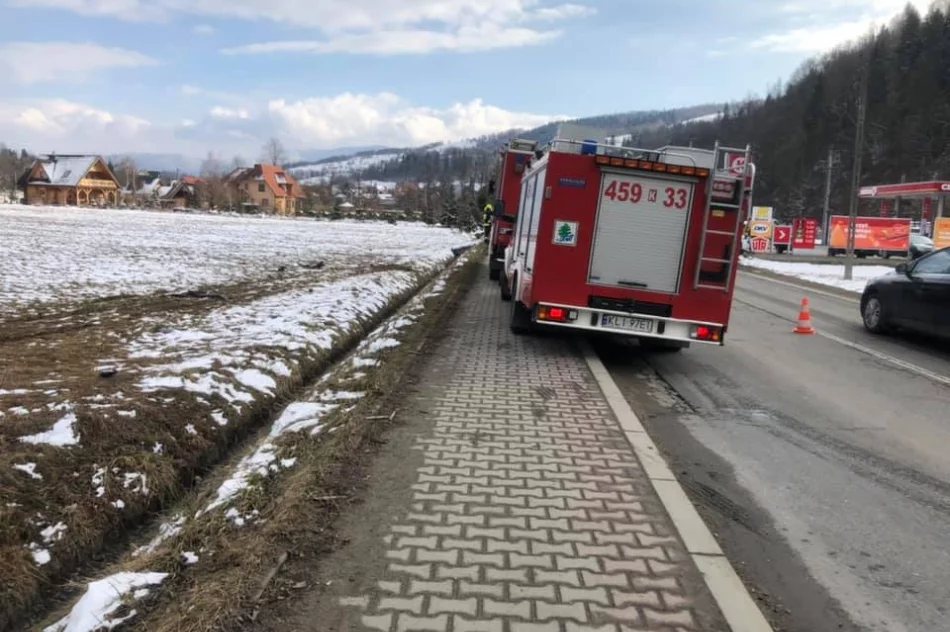 Zderzenie dwóch pojazdów na drodze wojewódzkiej - zdjęcie 4