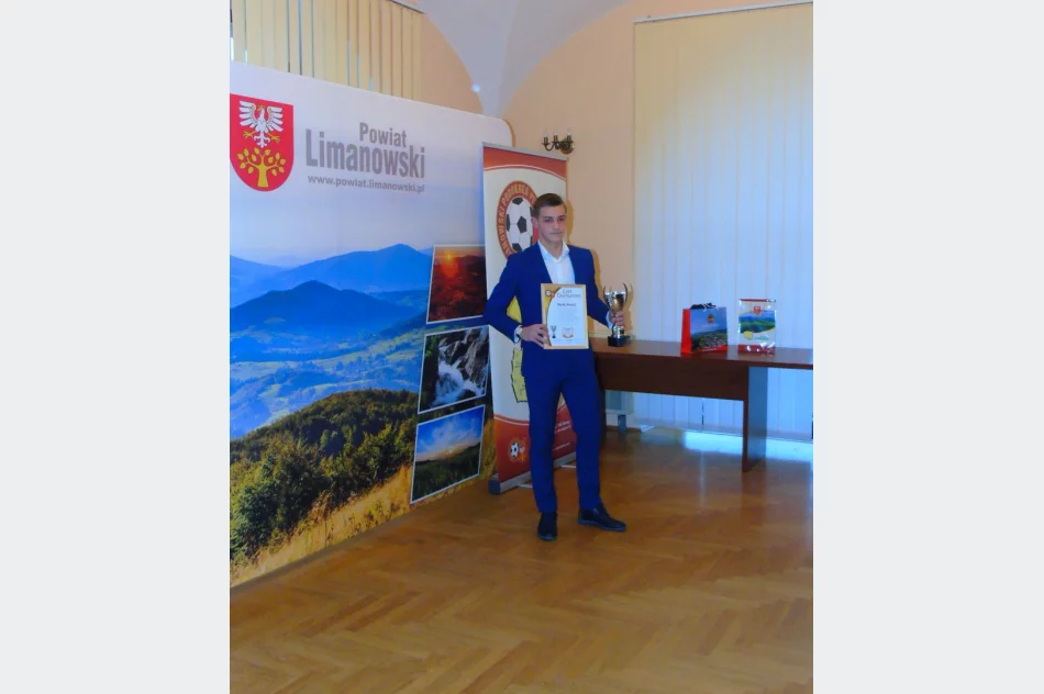 Ogłoszono rozstrzygnięcie Plebiscytu na najpopularniejszego piłkarza i trenera piłki nożnej na ziemi limanowskiej - zdjęcie 2