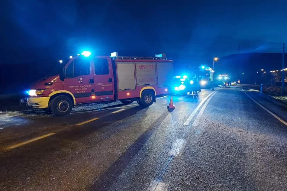 Samochód wypadł z drogi i dachował - zdjęcie 2