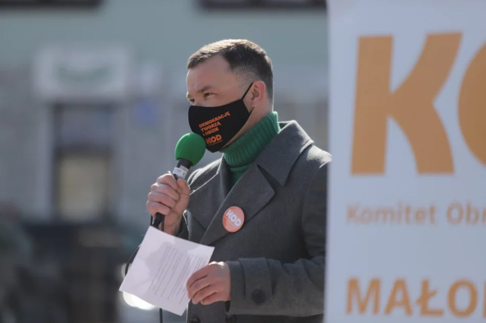 Protest KOD i Strajku Kobiet w Limanowej - zapis transmisji na żywo - zdjęcie 10